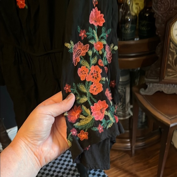 American Eagle Black Floral Embroidered romper - Picture 7 of 8